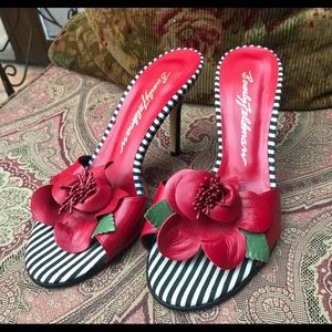 Beverly Feldman gorgeous mules💋